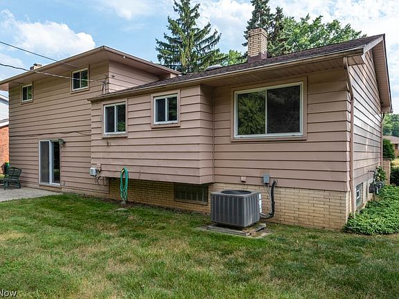 5th image of 1093 E Dartmoor Ave