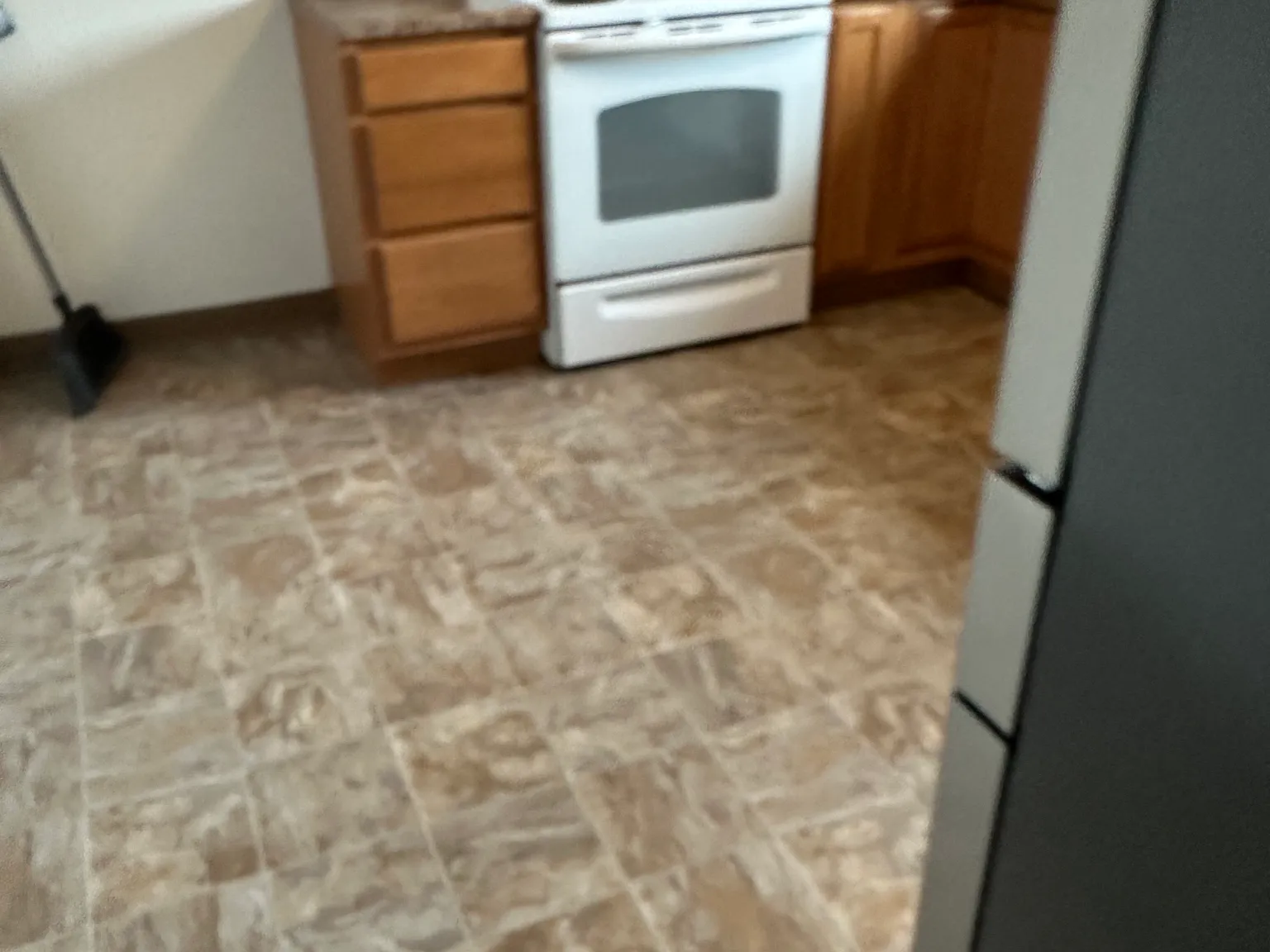 3 bed, 1.5 bath, 1200 sqft, $1,350 — Photo 2