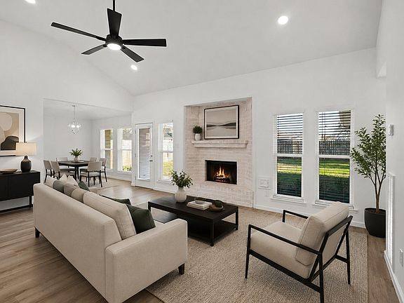 3rd image of 1423 Lazy Spring Dr