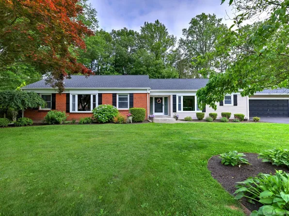 489 Carriage Drive, Orange, CT 06477
