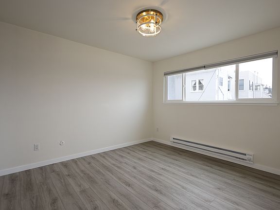 5th image of 2025 Stockton St APT 3