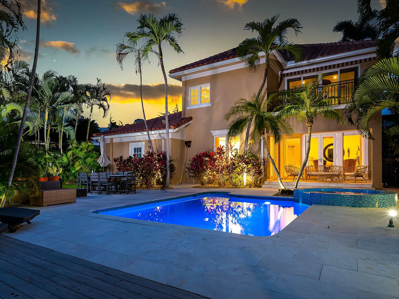 5 bed, 5.5 bath, 3392 sqft, $16,000 — Photo 2