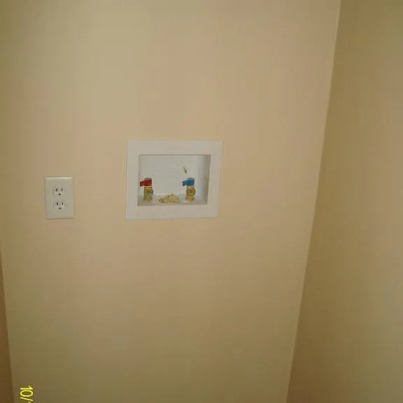 301 Newcastle Dr — Photo 10