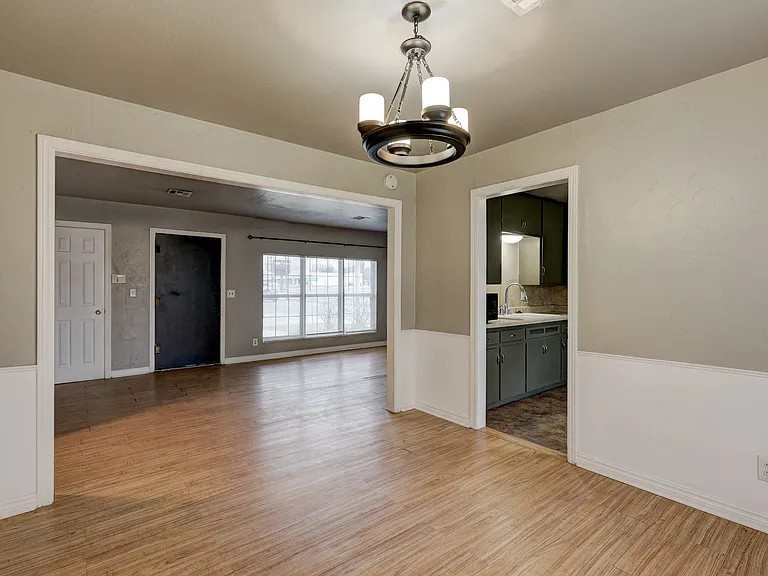 2849 Cambridge Ct — Photo 13