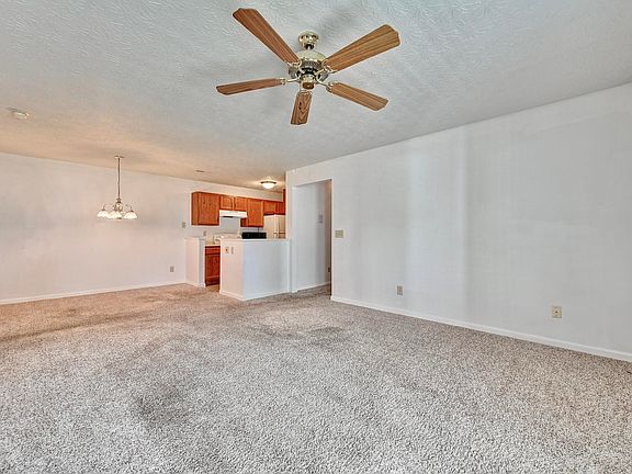 4th image of 648 Friars Ln APT 5