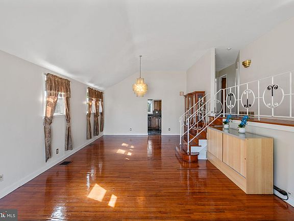 2nd image of 9967 Verree Rd