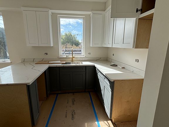 4th image of 4-447 Main St