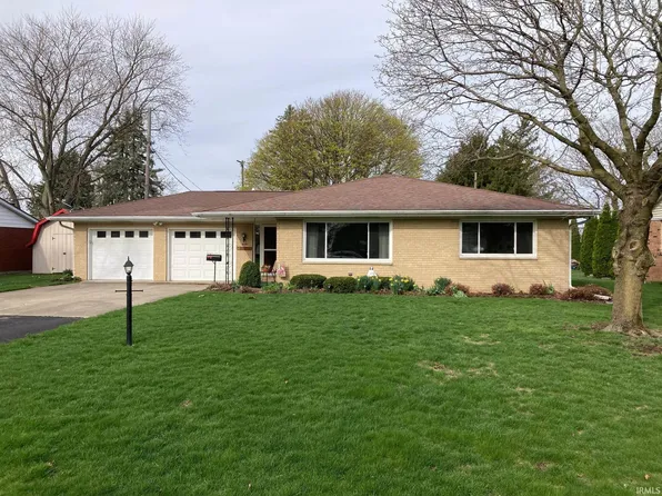 802 N Adams Ave, Fowler, IN 47944