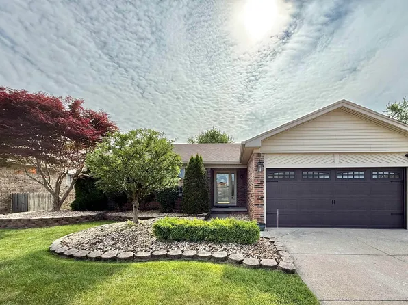 47594 Stephanie Dr, Macomb, MI 48044