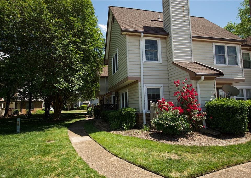 1st image of 916 Saint Andrews Way #D