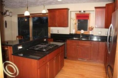 5th image of 8989 Hawthorne Dr