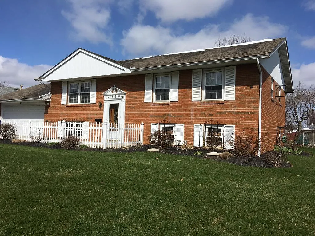 2870 Woodcroft Rd photo 1