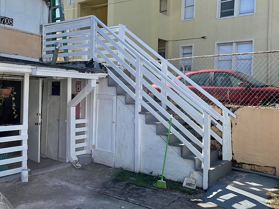 2nd image of 708 E Intl Speedway Blvd