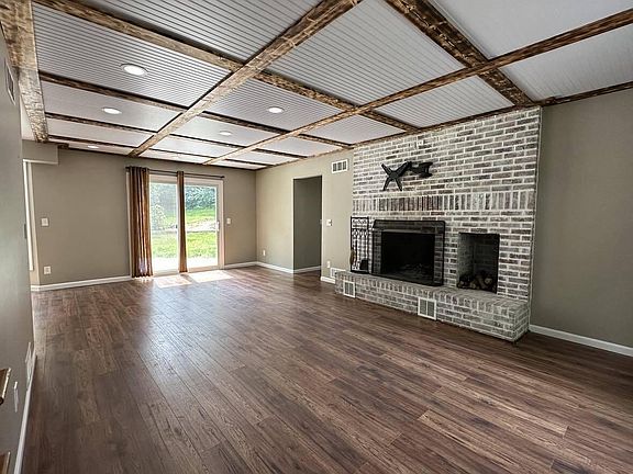 5th image of 609 Mesa Ct #609