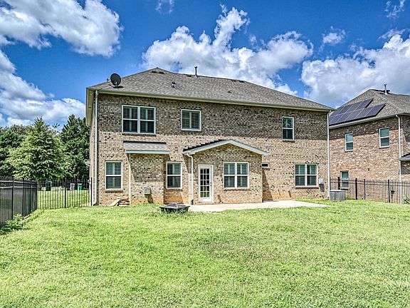 5th image of 10419 Woodview Cir