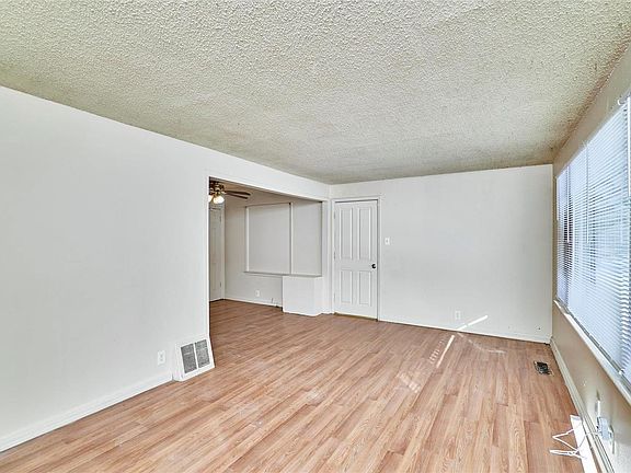 4th image of 10087 Coburg Lands Dr