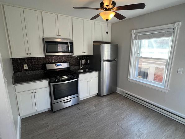 921 N Van Buren St APT 3