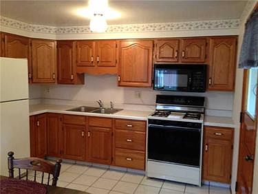 4th image of 266 Lansdowne Dr