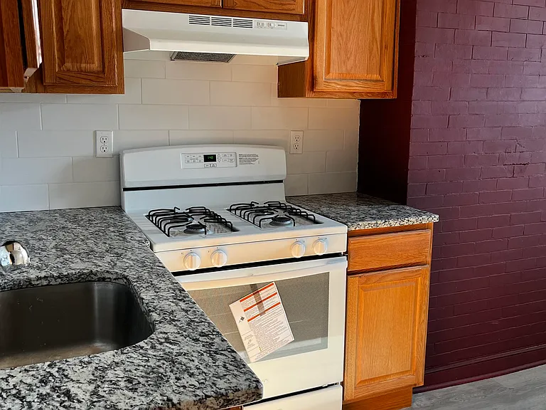 135 Sherman Pl #2 — Photo 16