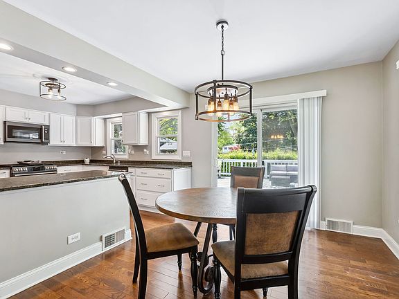 3rd image of 1726 E Rosehill Dr