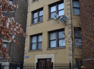 2948 W Nelson St APT 1, Chicago, IL