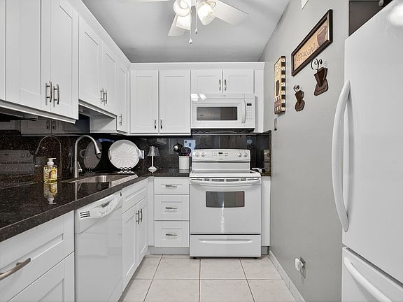 3rd image of 2850 NE 14th Street Causeway #107