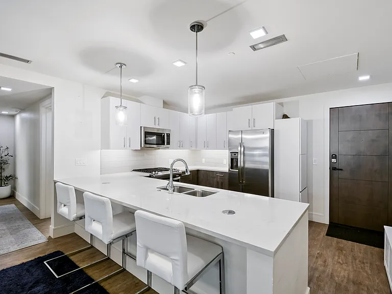 430 S Frontage Rd E #D — Photo 5