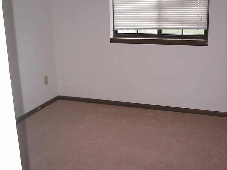 1616 Kenilworth Ct — Photo 10