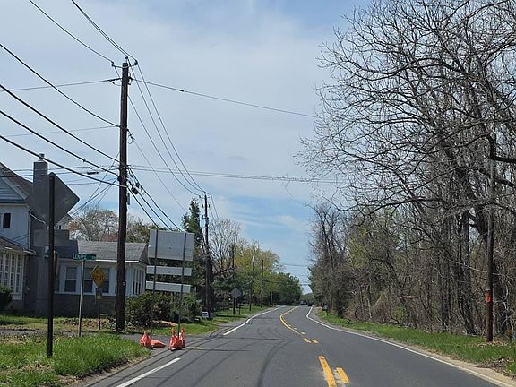 5th image of 240 Church Rd