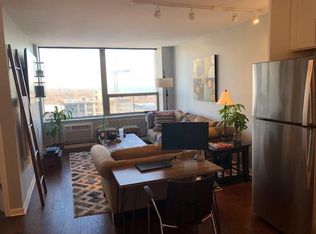 1460 Sandburg St #1704, Chicago, IL 60610