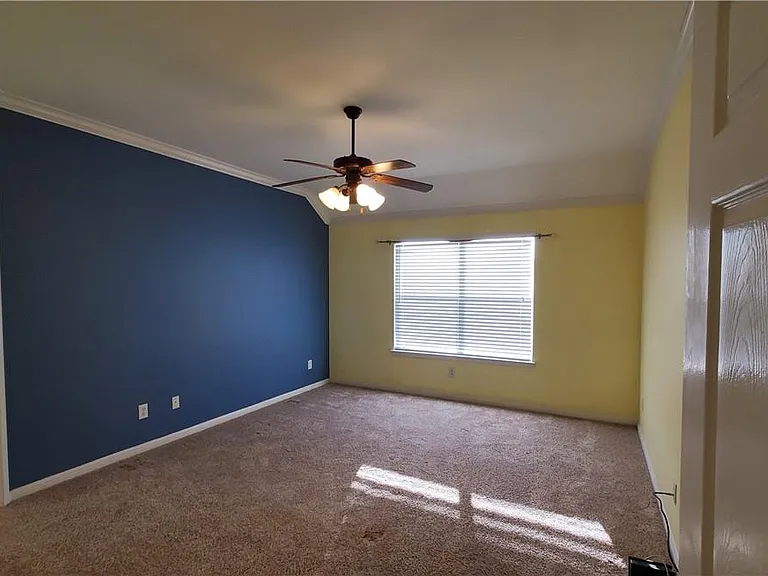 9421 Lisi Anne Dr — Photo 12