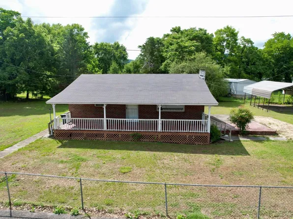 405 Red Maple St, Graysville, TN 37338