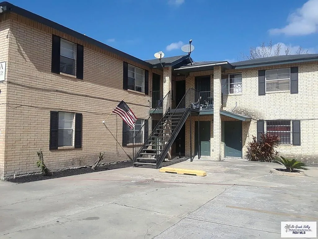 2 bed, 1.0 bath, 750 sqft, $800 — Photo 3