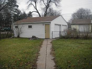 2nd image of 4829 4th St NE