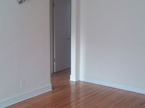5th image of 7603 S Prairie Ave #2