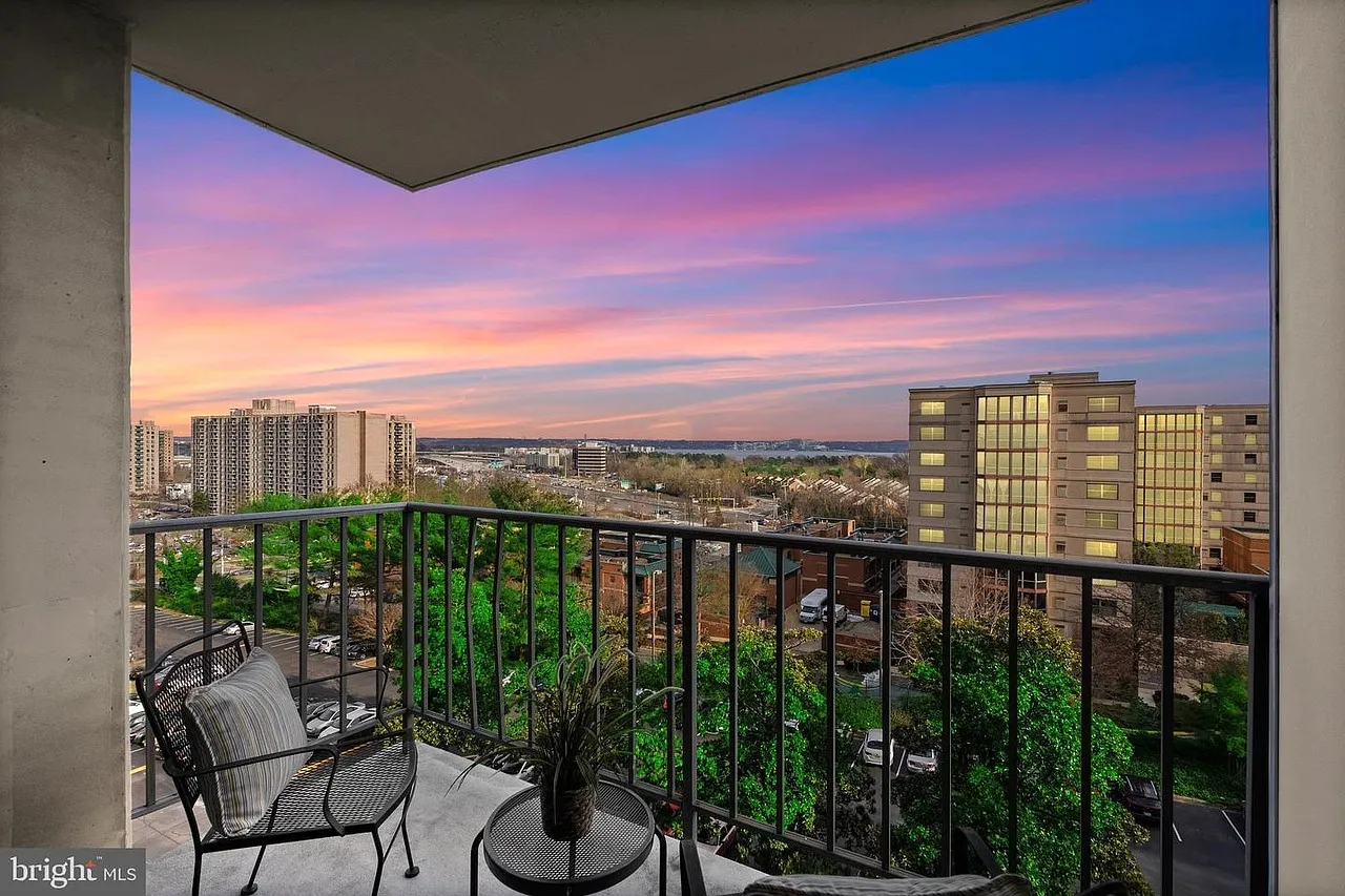 2 bed, 1170 sqft, $2,250 — Photo 1