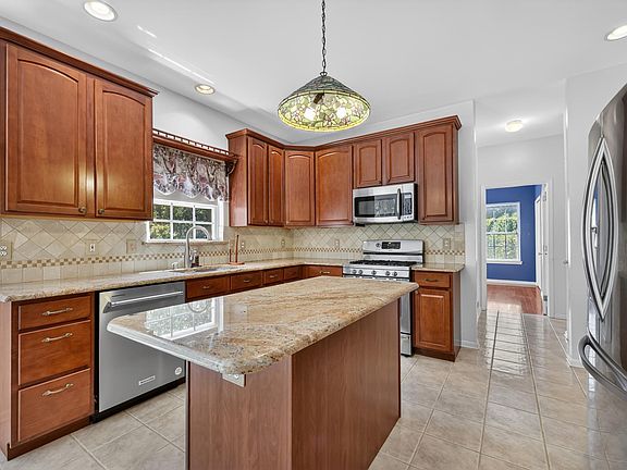 2nd image of 2 Carrington Ct