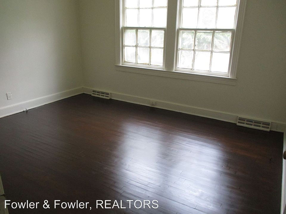 2nd image of 318 Monroe Pl