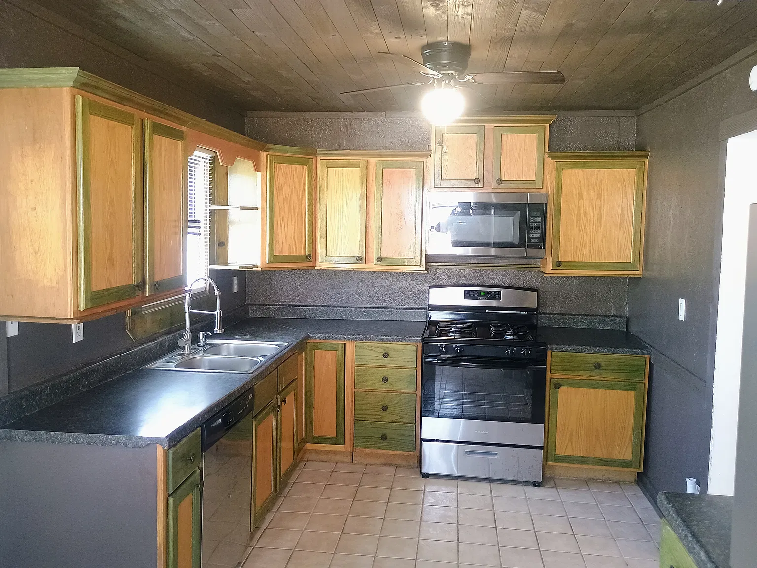 1708 Melba Ct — Photo 3