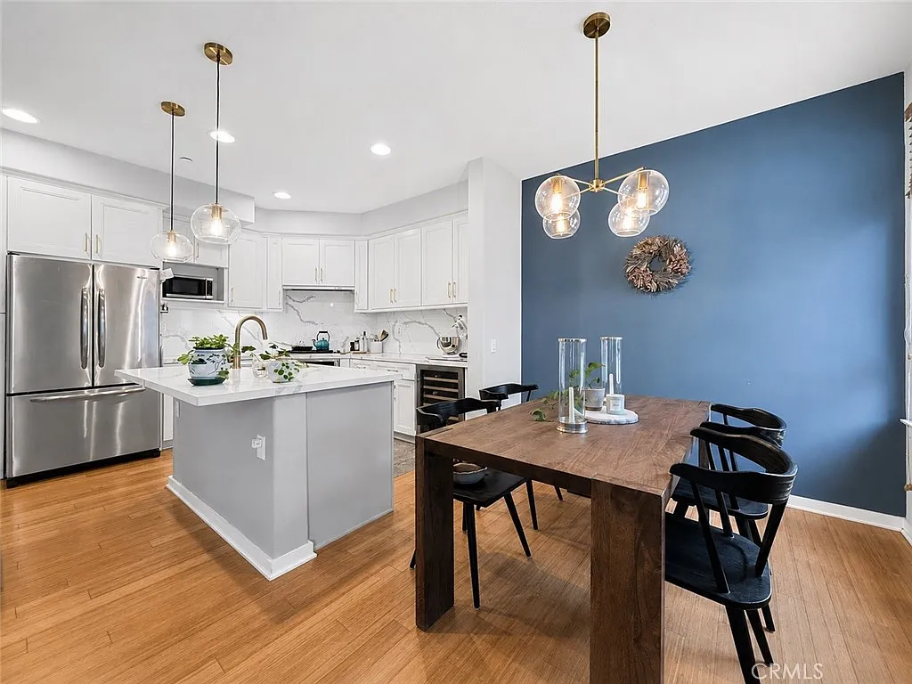 2 bed, 1240 sqft, $4,500 — Photo 4