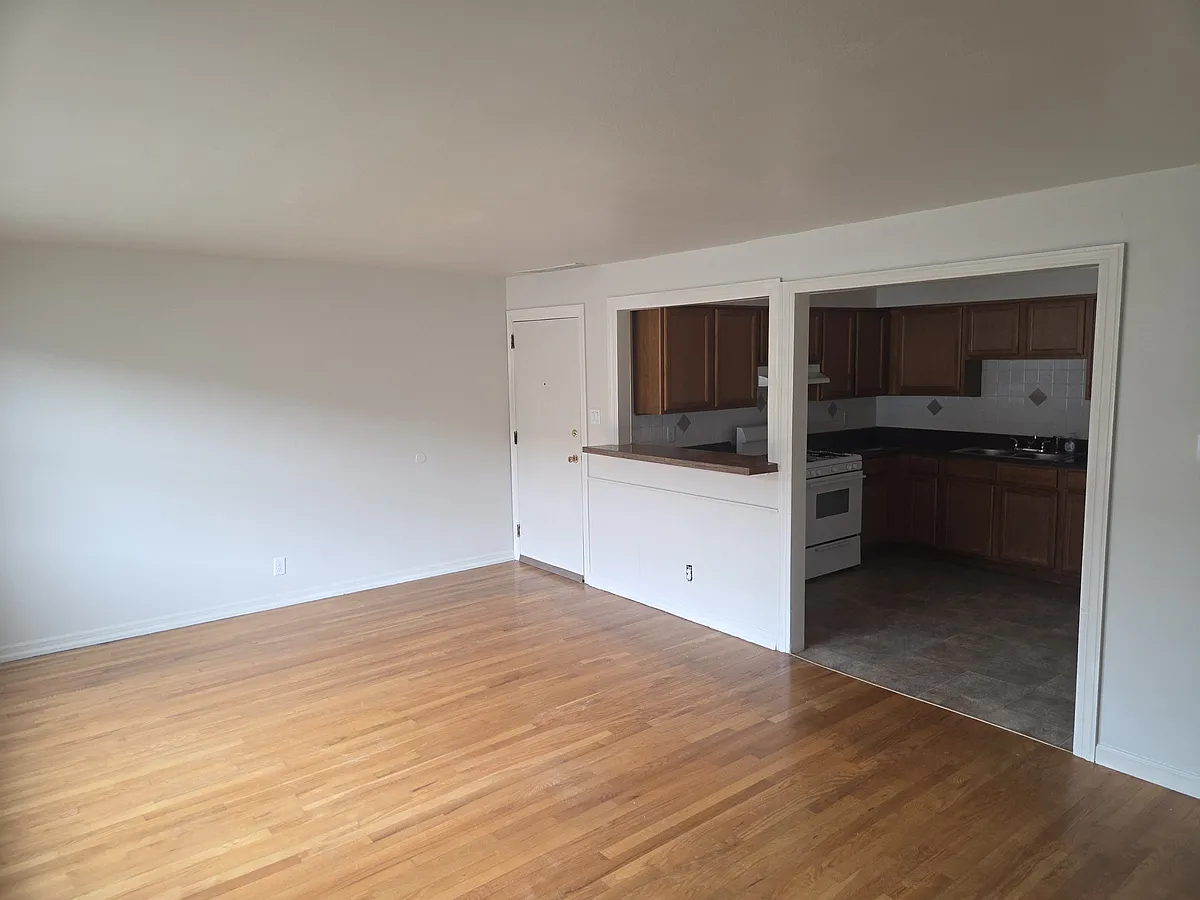 Building Photo - 100 N Ogle Ave #3