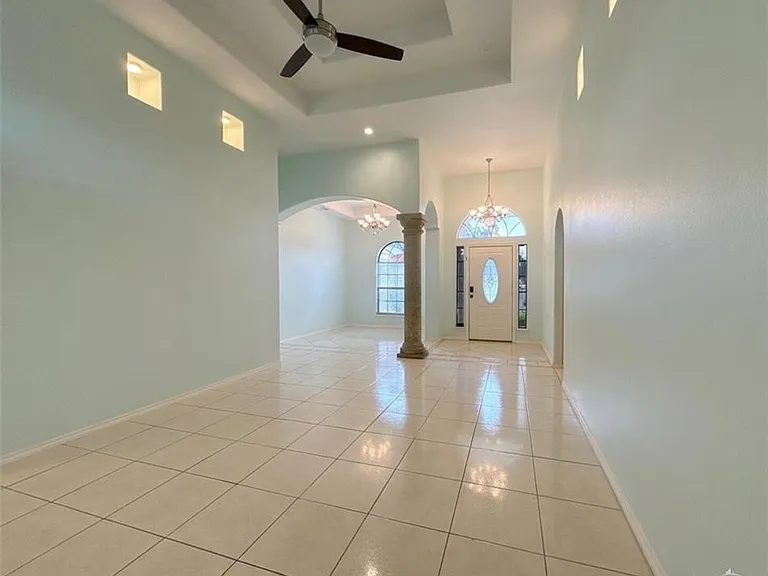207 E Garfield St — Photo 3