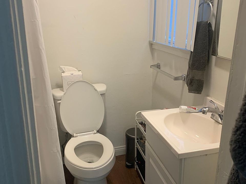 1st image of 2025 Argyle Ave APT 11