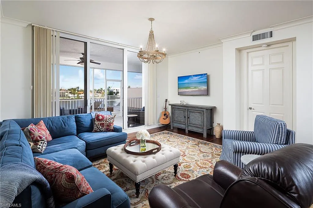3 bed, 2.5 bath, 1979 sqft, $7,000 — Photo 3