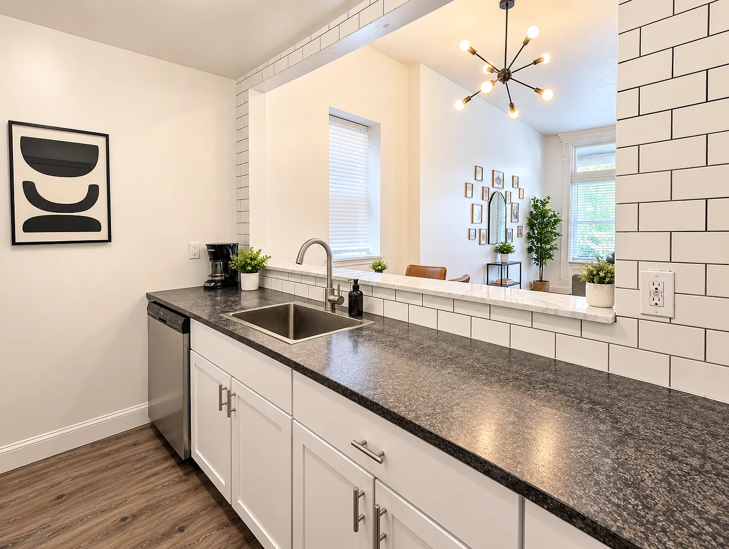 2 bed, 1100 sqft, $1,599 — Photo 4