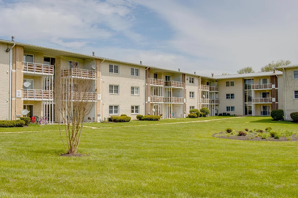 Hillside Terrace Apartments — Photo 2