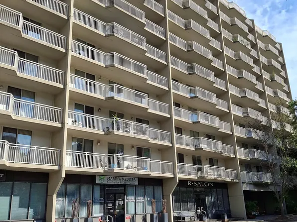 1055 River Rd, Edgewater, NJ