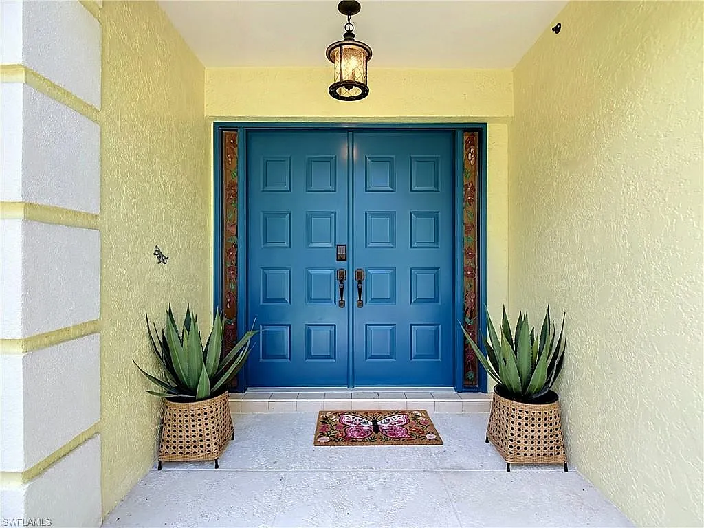 3 bed, 2.0 bath, 1558 sqft, $9,500 — Photo 2