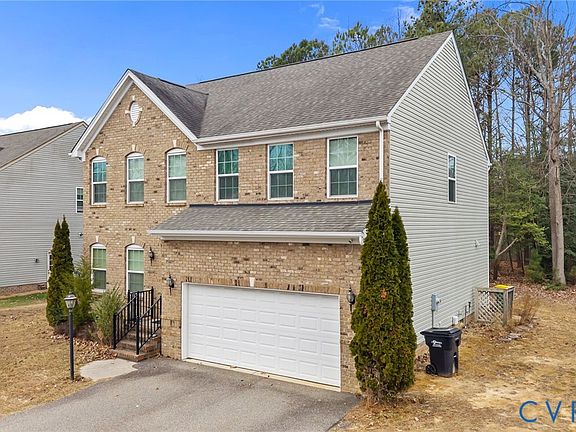 3rd image of 1724 Camerons Landing Blvd