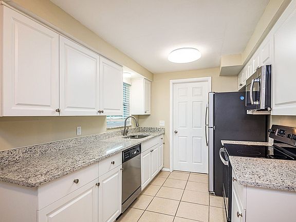 5th image of 3319 Cantrell St